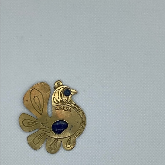 Gold Tone Bird Pendant w/Blue Stones & Chain - Picture 6 of 6